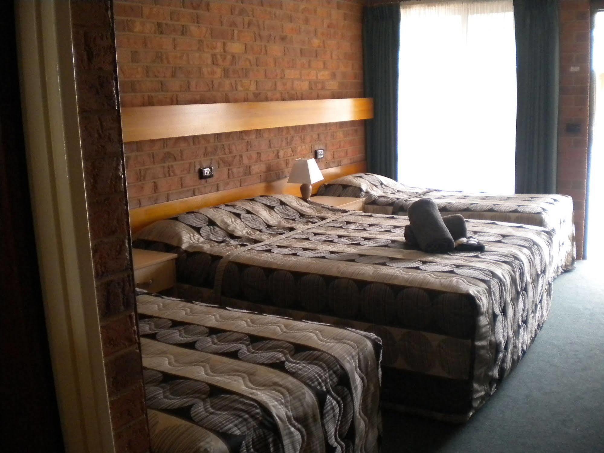 Moama Central Motel Эчука Экстерьер фото