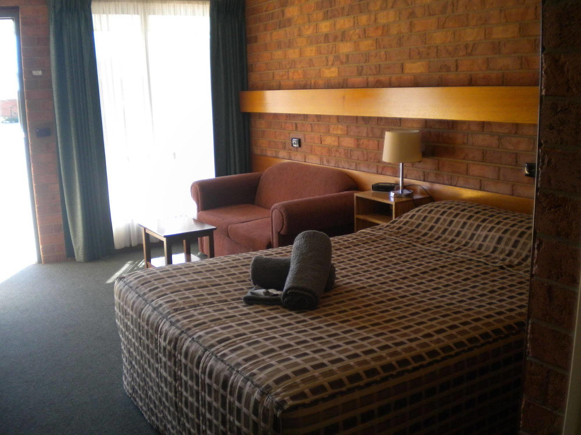 Moama Central Motel Эчука Экстерьер фото
