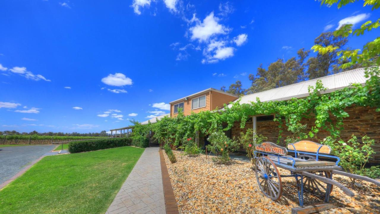 Moama Central Motel Эчука Экстерьер фото