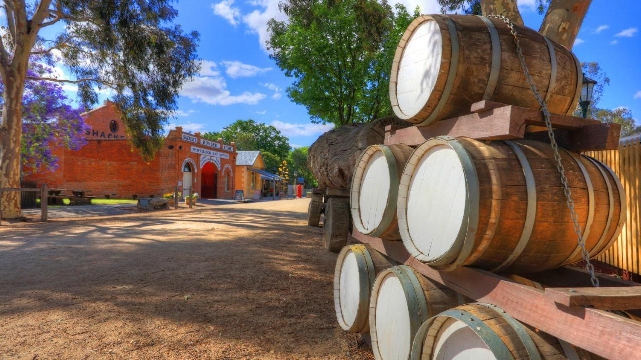 Moama Central Motel Эчука Экстерьер фото