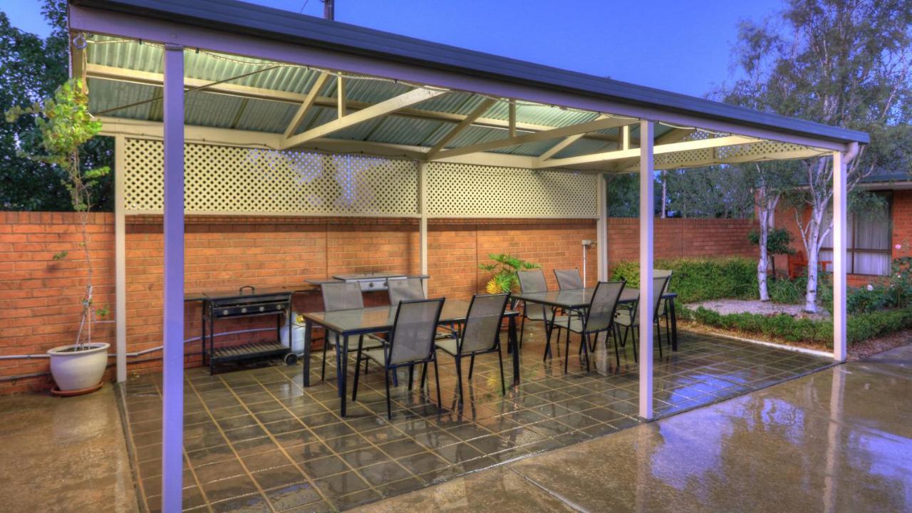 Moama Central Motel Эчука Экстерьер фото